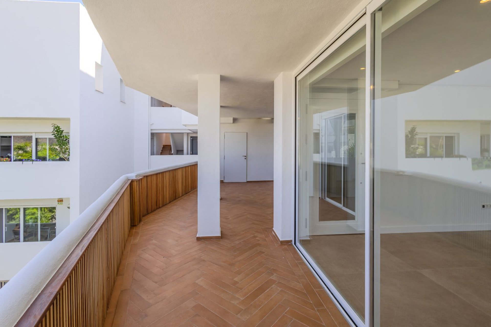 Resale - Apartment - Middle Floor Apartment - Marbella - Nueva Andalucia