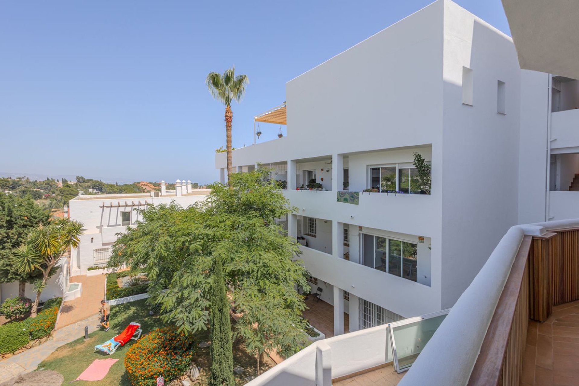 Resale - Apartment - Middle Floor Apartment - Marbella - Nueva Andalucia