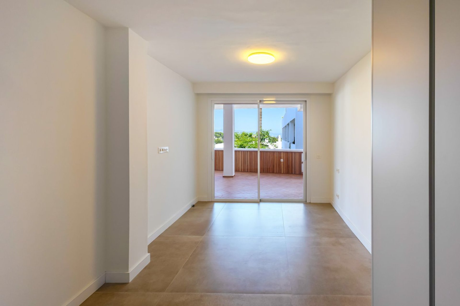 Resale - Apartment - Middle Floor Apartment - Marbella - Nueva Andalucia