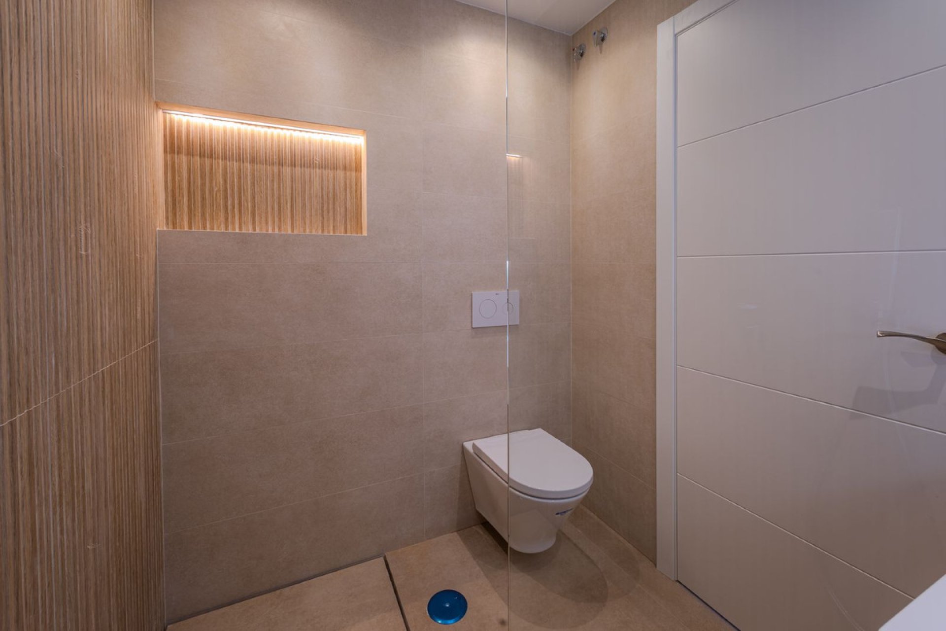 Resale - Apartment - Middle Floor Apartment - Marbella - Nueva Andalucia