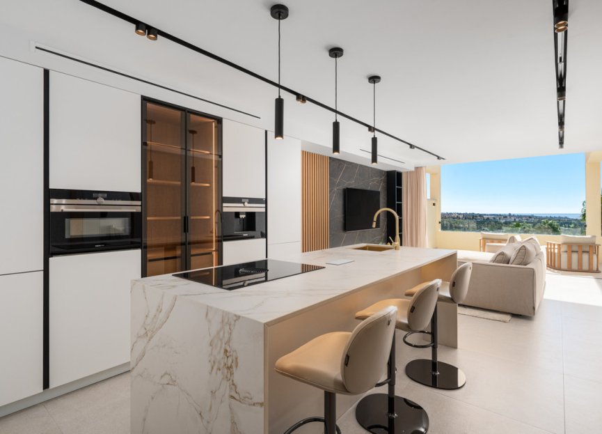 Resale - Apartment - Middle Floor Apartment - Marbella - Nueva Andalucia