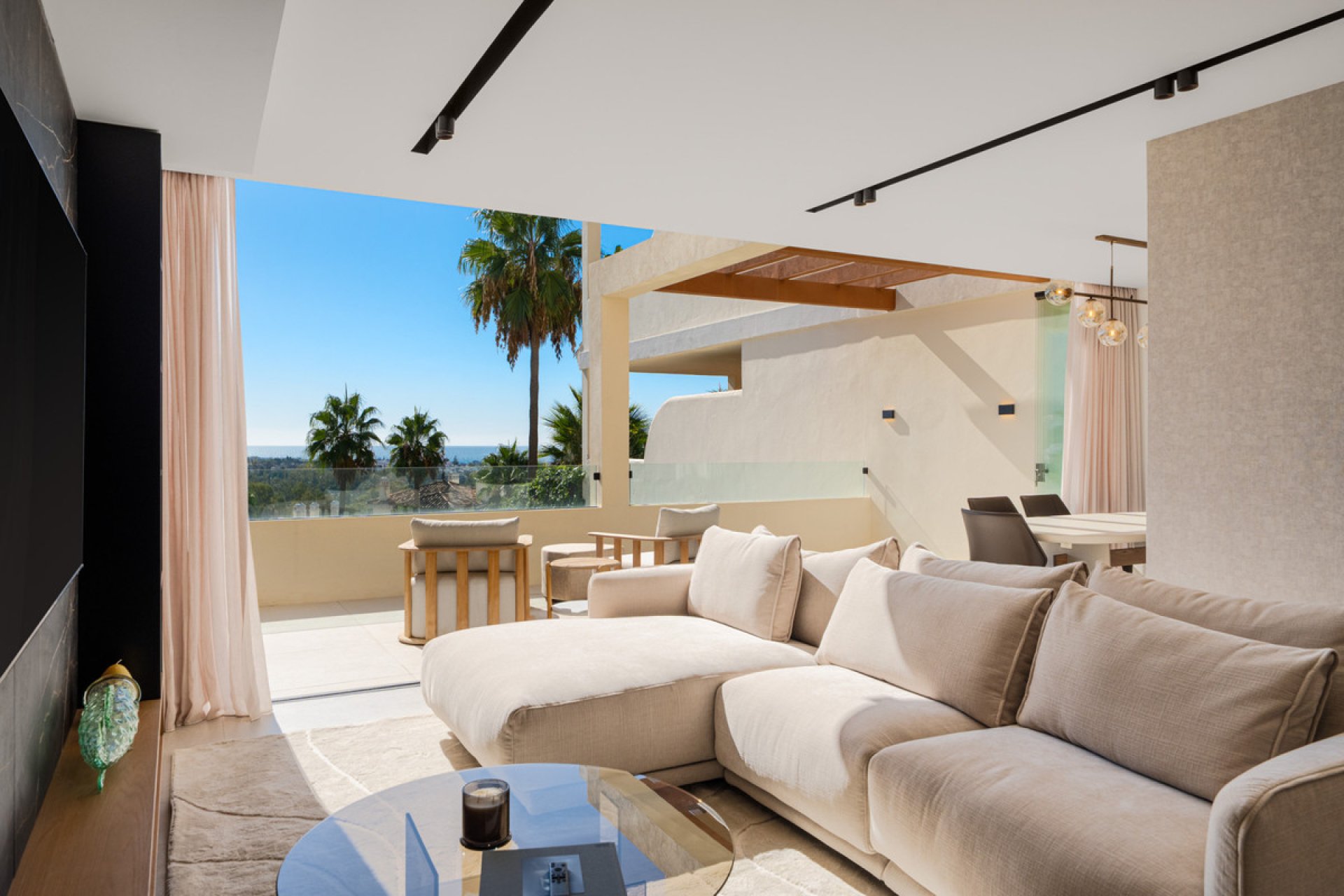 Resale - Apartment - Middle Floor Apartment - Marbella - Nueva Andalucia