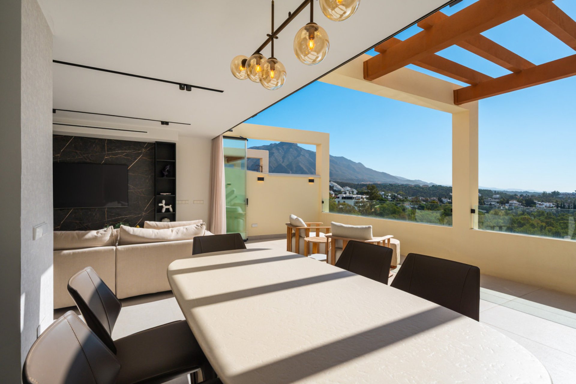 Resale - Apartment - Middle Floor Apartment - Marbella - Nueva Andalucia