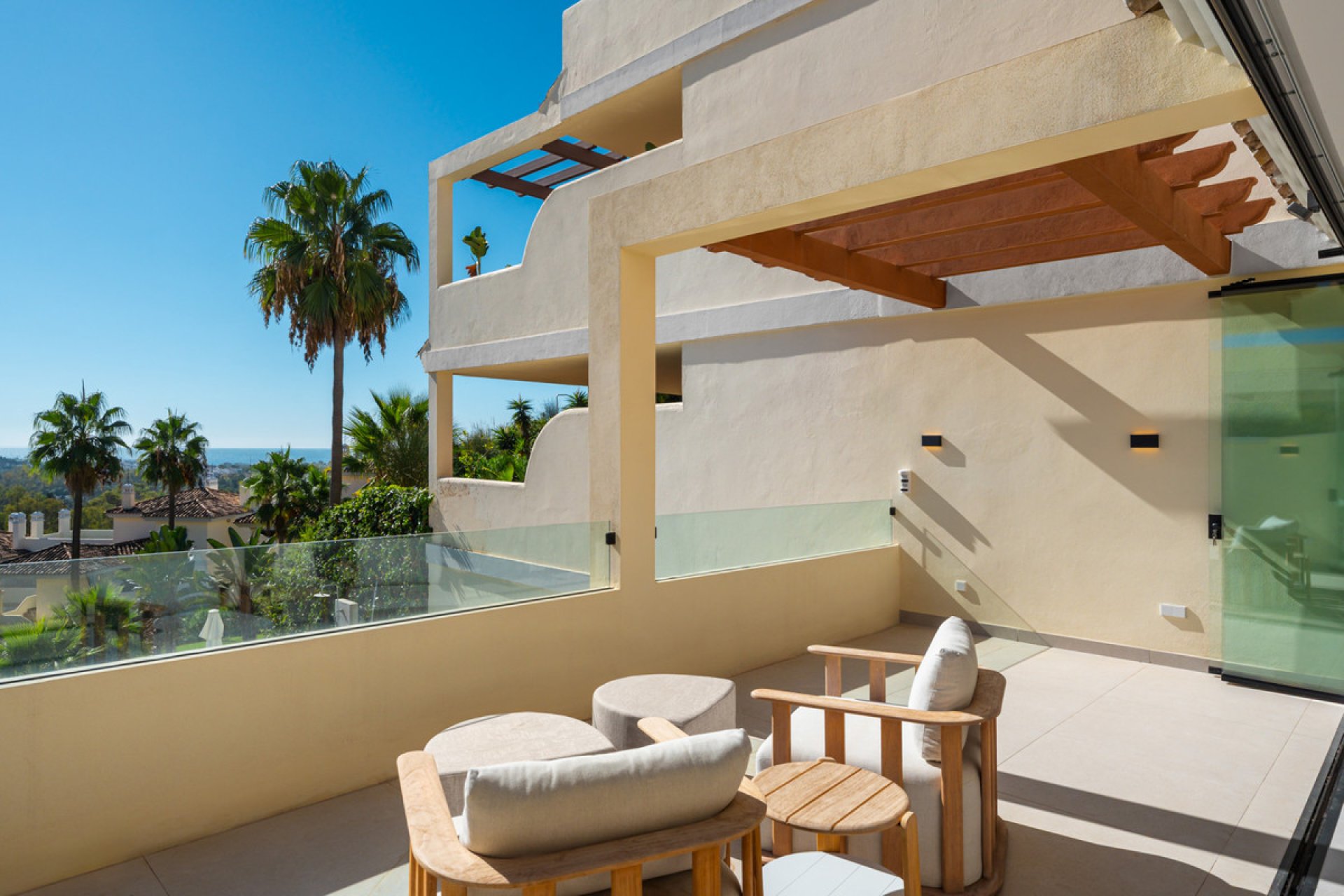 Resale - Apartment - Middle Floor Apartment - Marbella - Nueva Andalucia