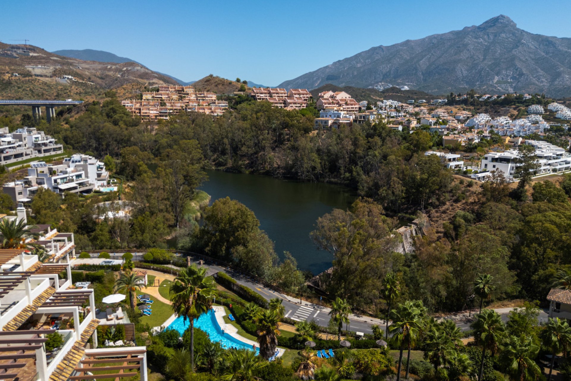 Resale - Apartment - Middle Floor Apartment - Marbella - Nueva Andalucia