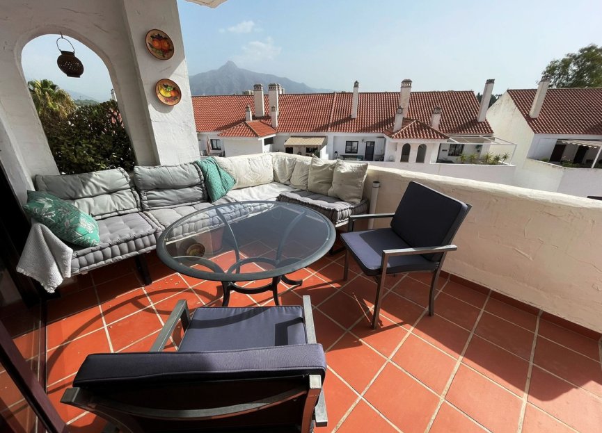 Resale - Apartment - Middle Floor Apartment - Marbella - Nueva Andalucia