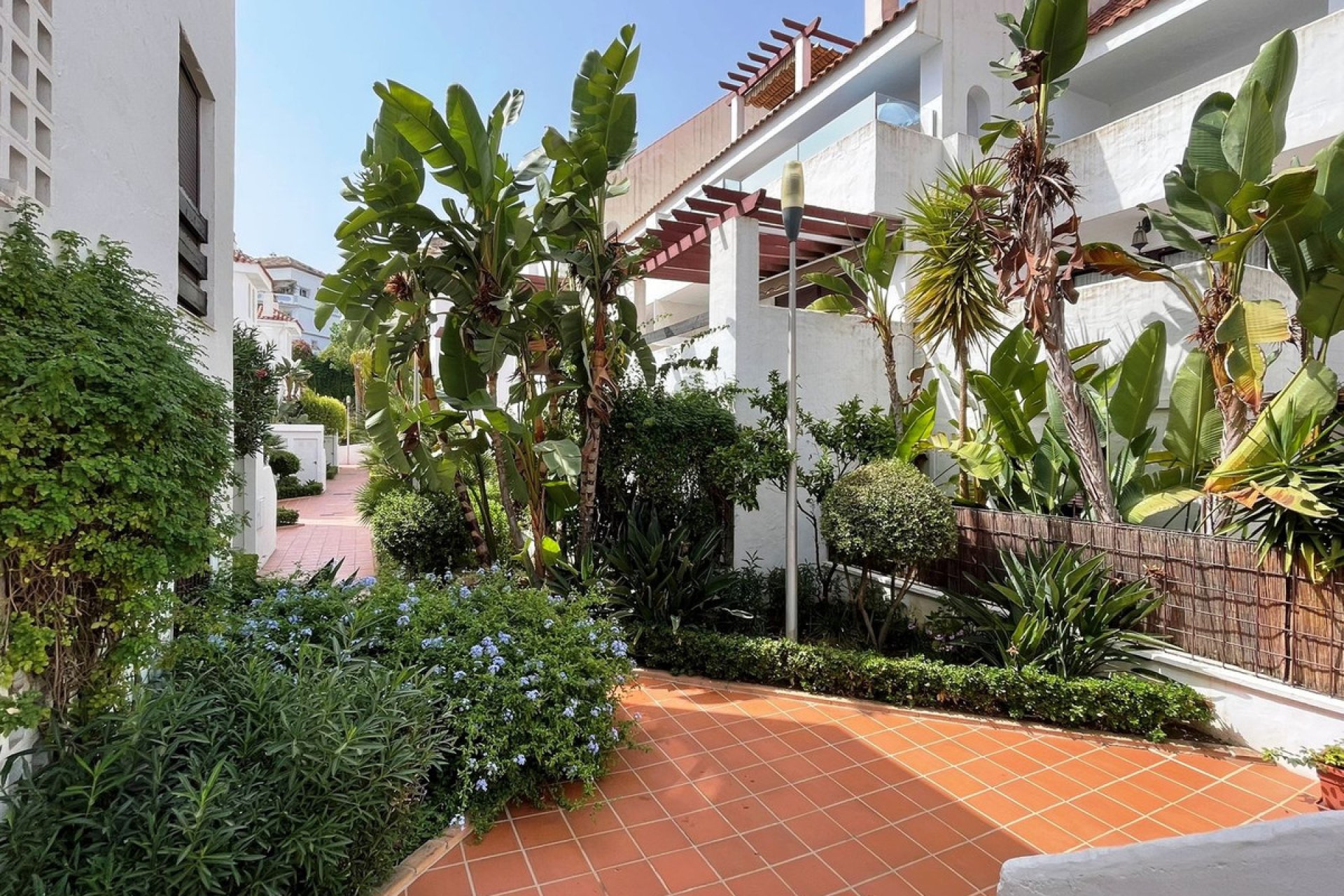 Resale - Apartment - Middle Floor Apartment - Marbella - Nueva Andalucia