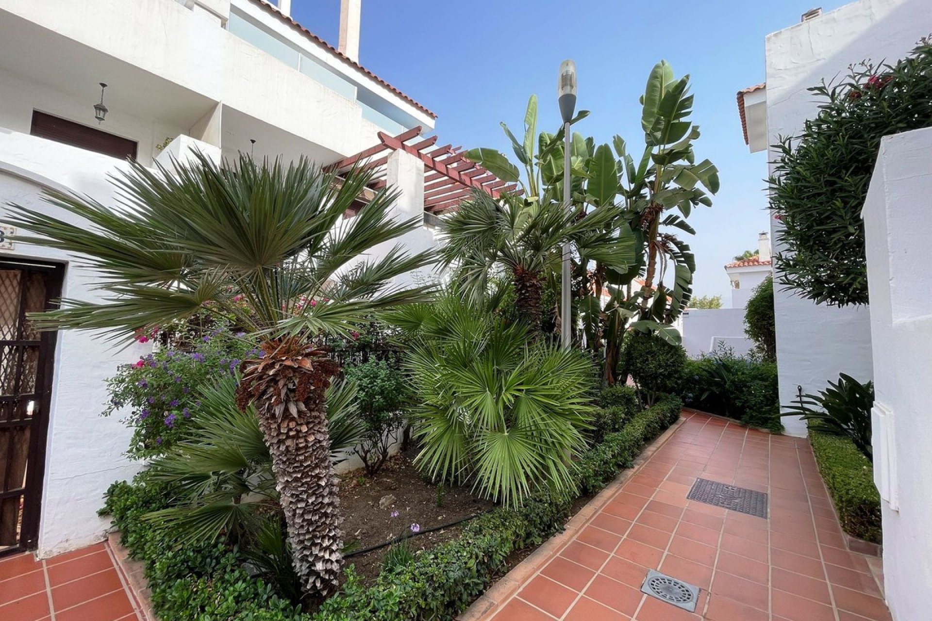 Resale - Apartment - Middle Floor Apartment - Marbella - Nueva Andalucia