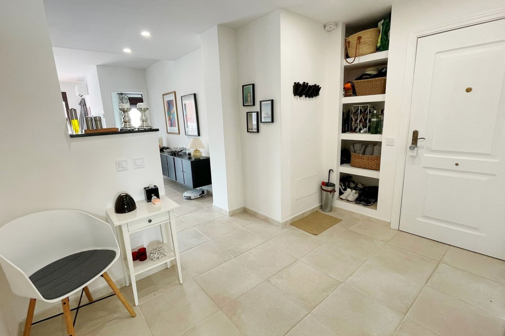 Resale - Apartment - Middle Floor Apartment - Marbella - Nueva Andalucia