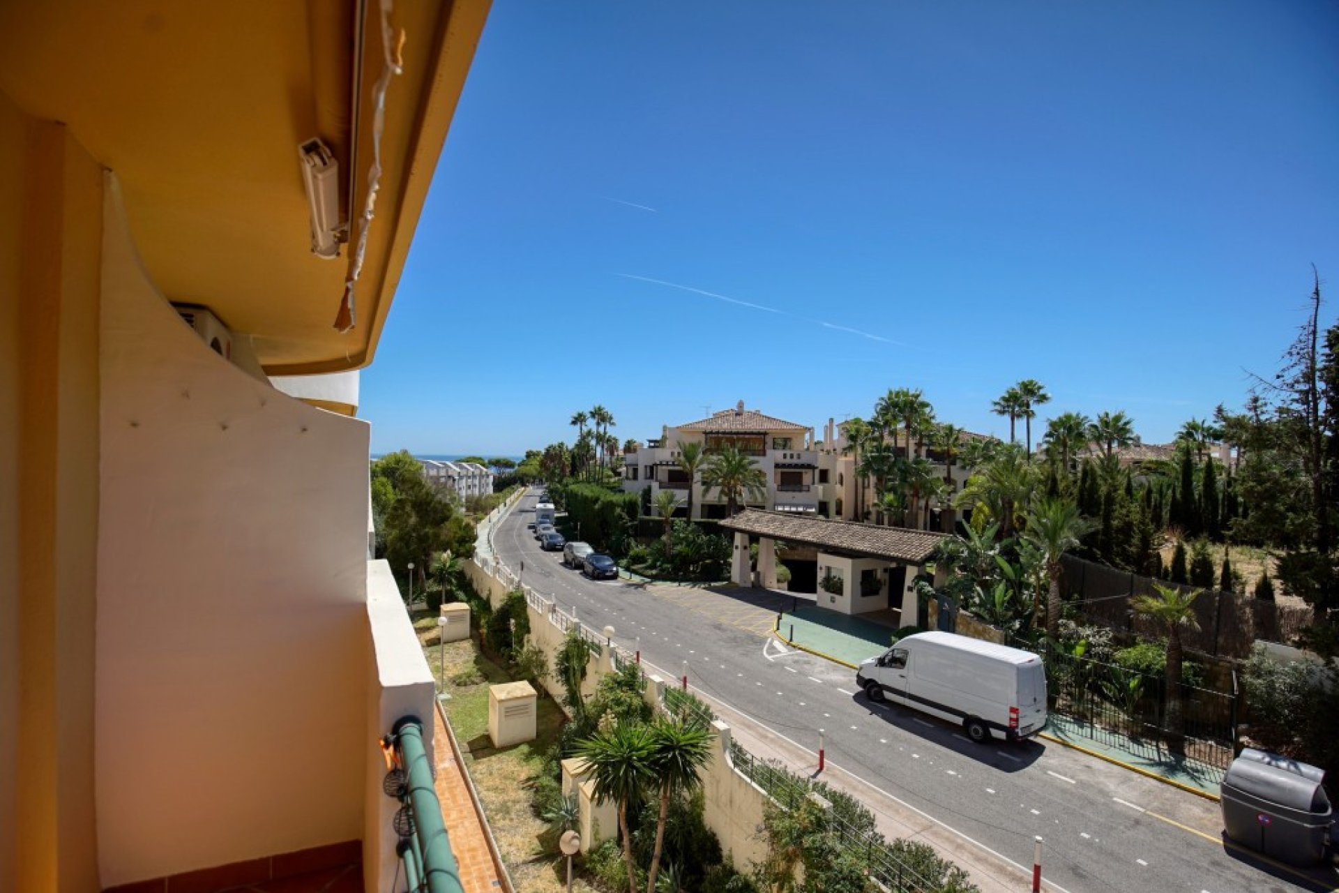 Resale - Apartment - Middle Floor Apartment - Marbella - Nueva Andalucia