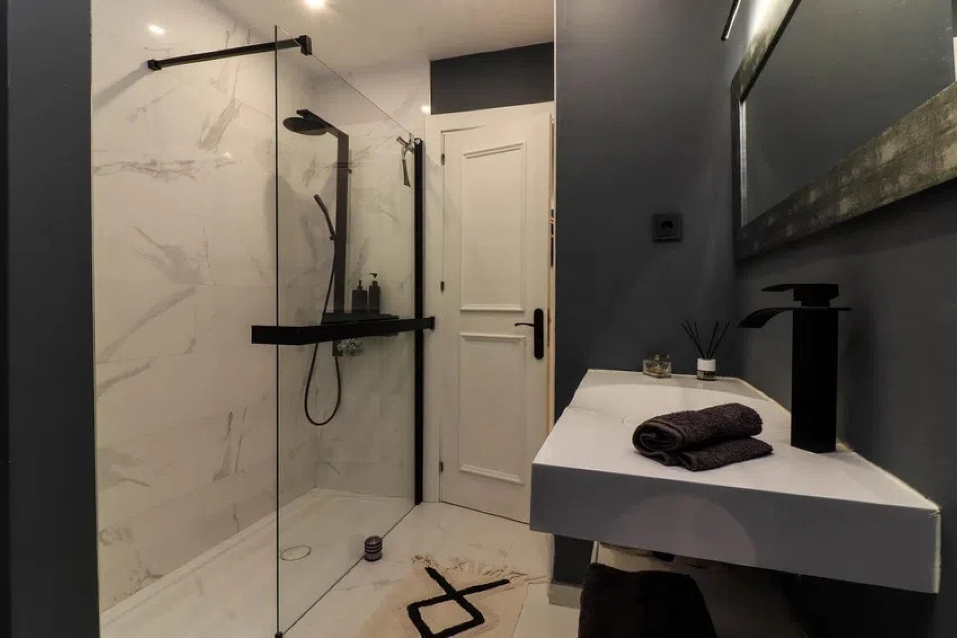 Resale - Apartment - Middle Floor Apartment - Marbella - Nueva Andalucia