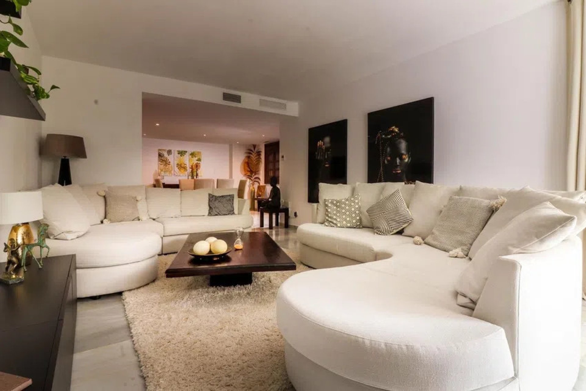 Resale - Apartment - Middle Floor Apartment - Marbella - Nueva Andalucia
