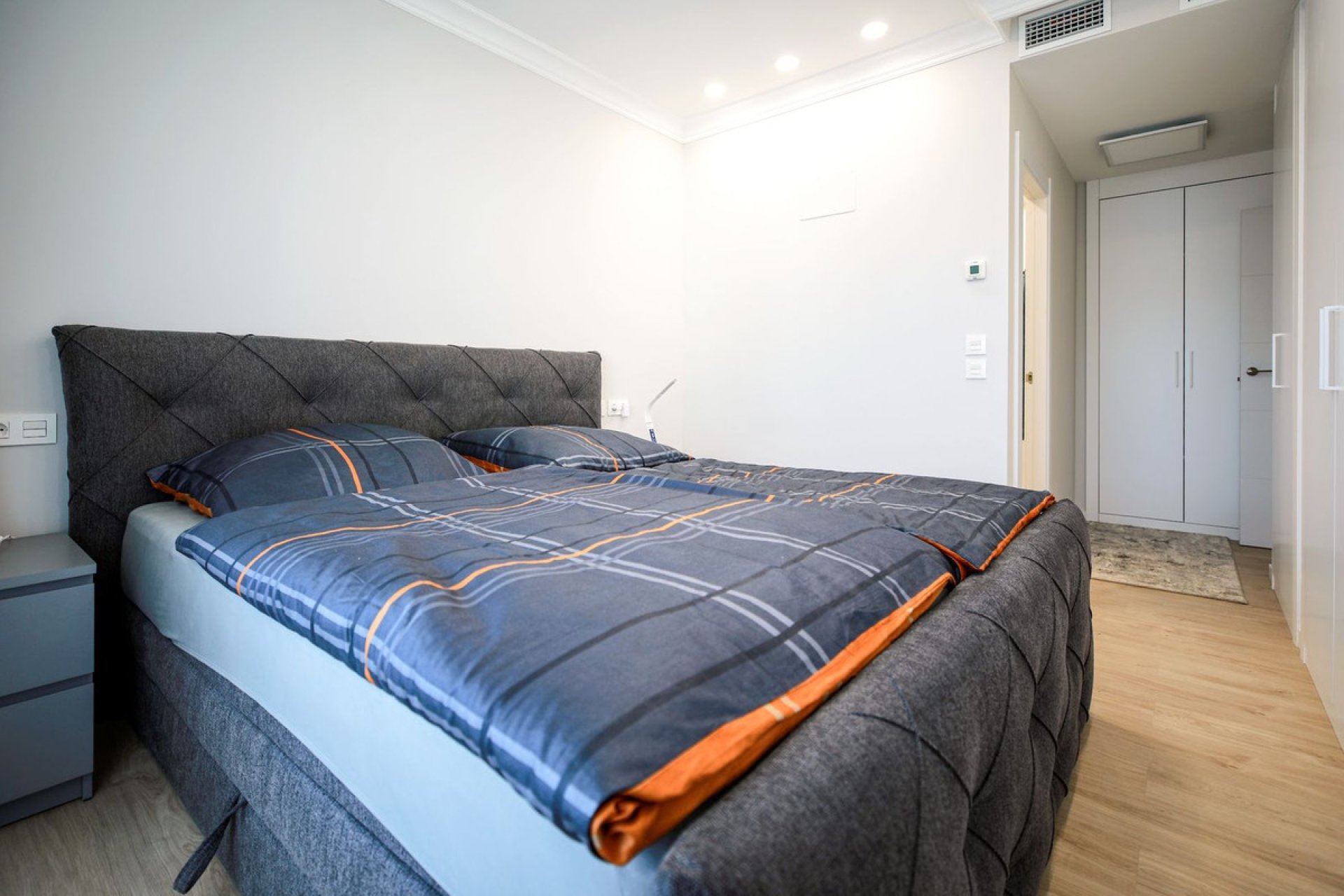 Resale - Apartment - Middle Floor Apartment - Marbella - Nueva Andalucia