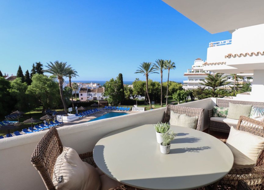 Resale - Apartment - Middle Floor Apartment - Marbella - Nueva Andalucia