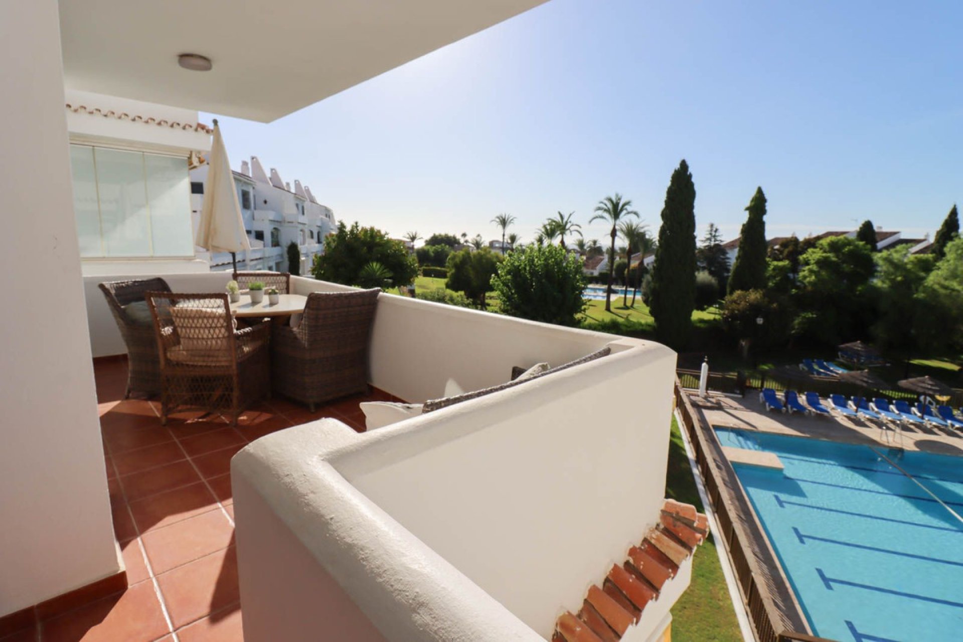 Resale - Apartment - Middle Floor Apartment - Marbella - Nueva Andalucia