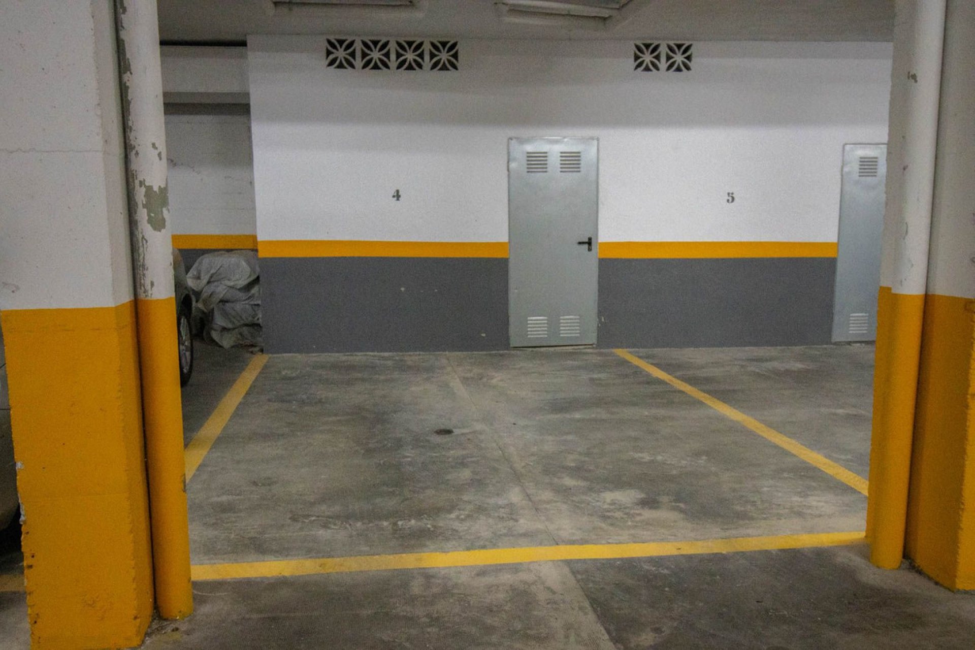 Resale - Apartment - Middle Floor Apartment - Marbella - Nueva Andalucia