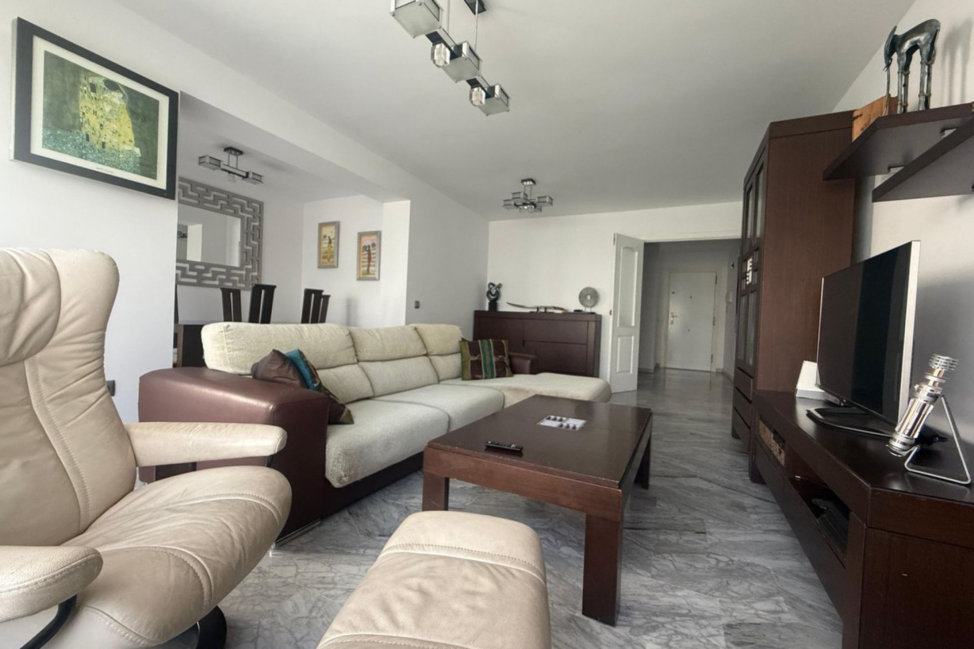 Resale - Apartment - Middle Floor Apartment - Marbella - Nueva Andalucia