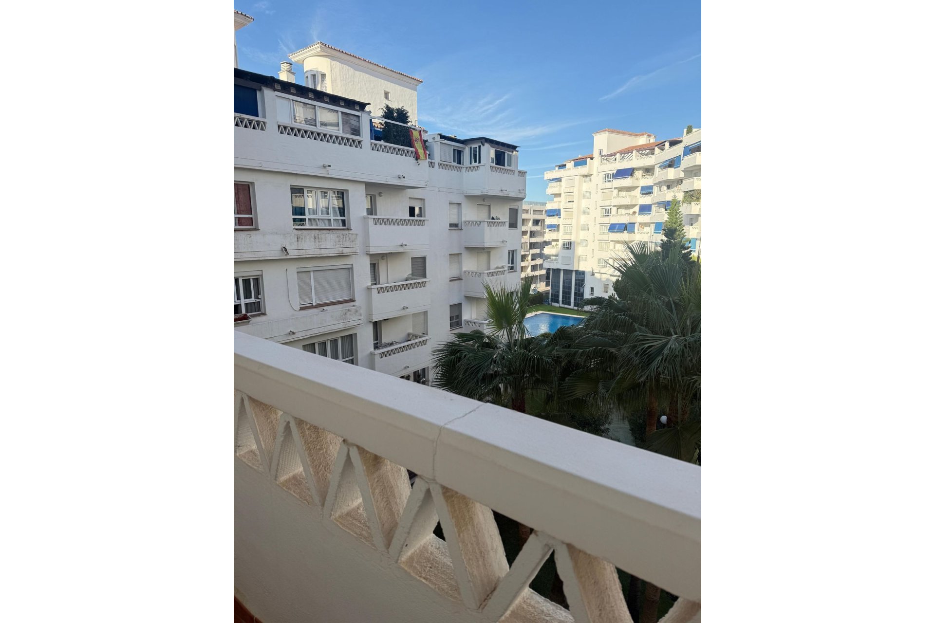 Resale - Apartment - Middle Floor Apartment - Marbella - Nueva Andalucia
