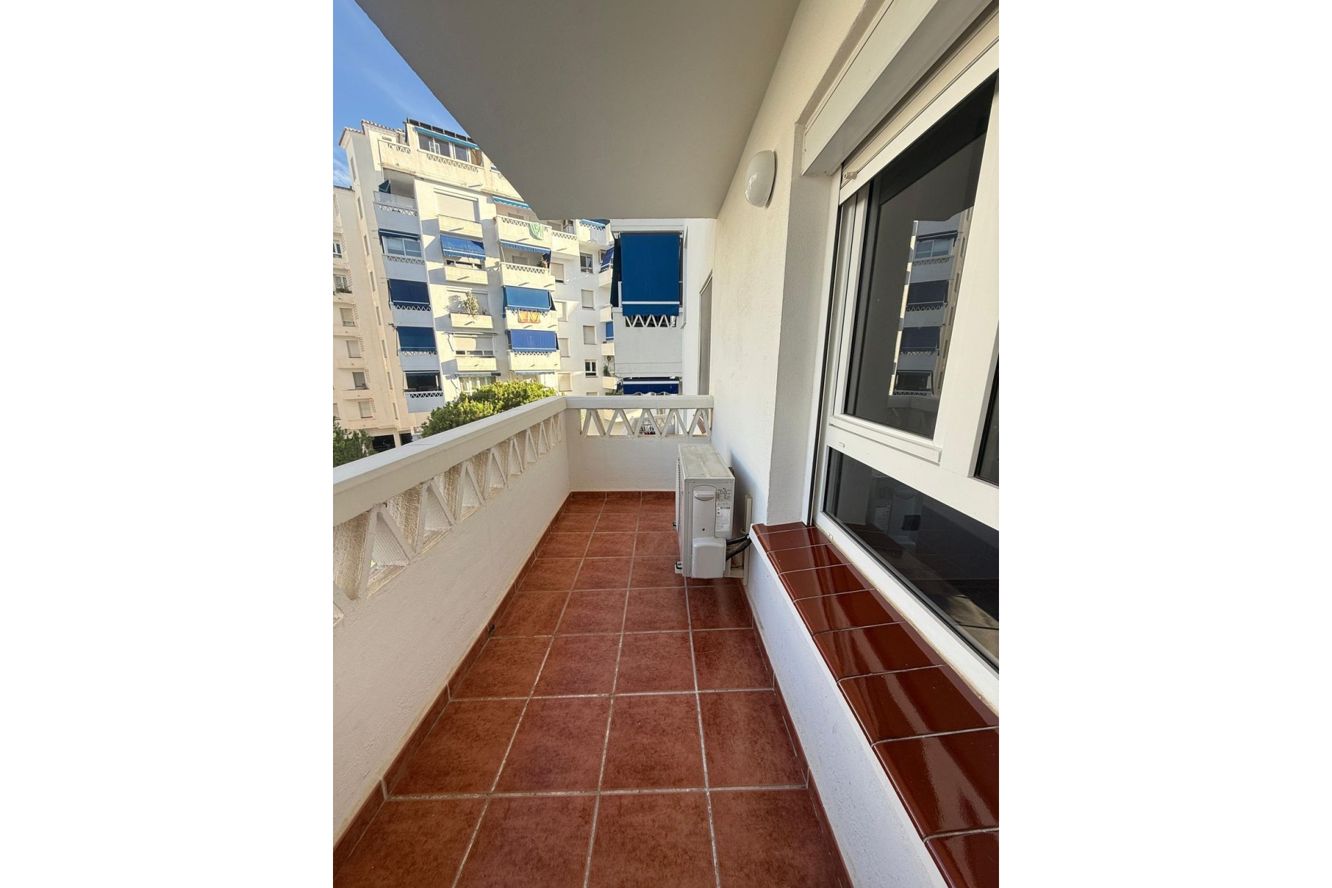Resale - Apartment - Middle Floor Apartment - Marbella - Nueva Andalucia