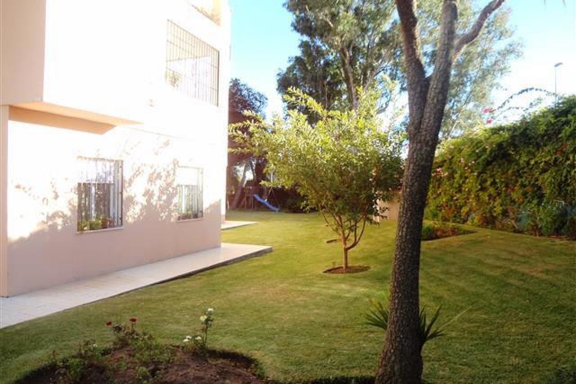 Resale - Apartment - Middle Floor Apartment - Marbella - Nueva Andalucia