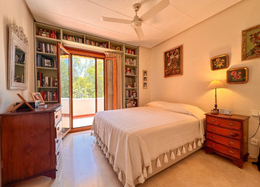 Resale - Apartment - Middle Floor Apartment - Marbella - Nueva Andalucia