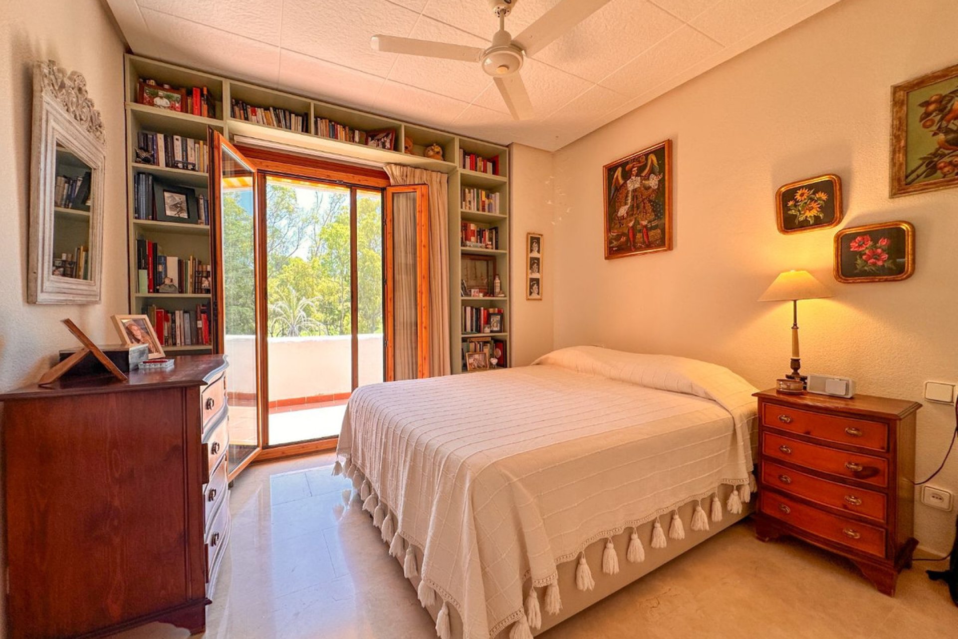 Resale - Apartment - Middle Floor Apartment - Marbella - Nueva Andalucia