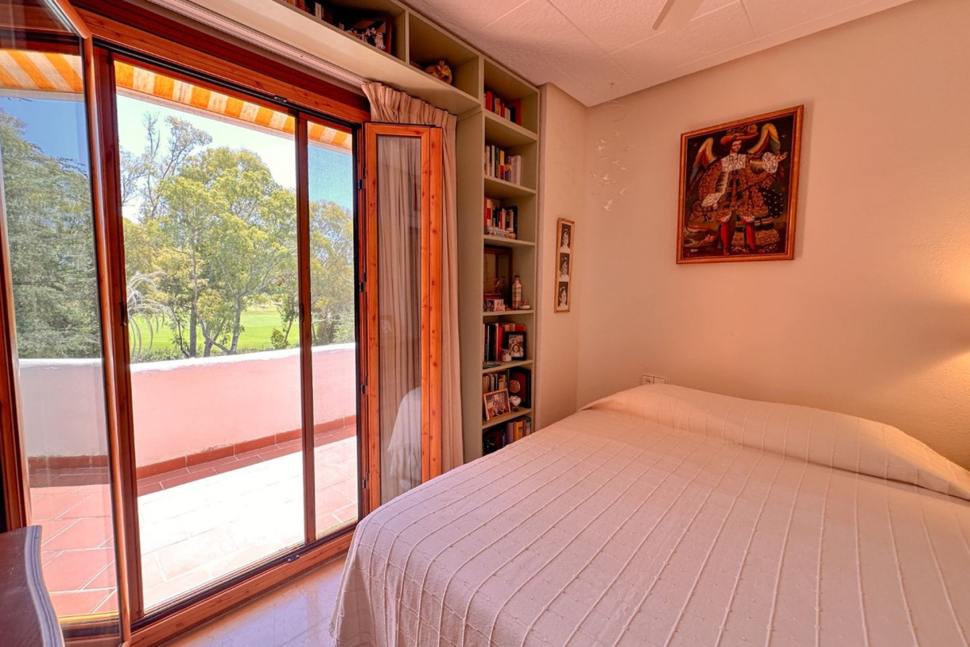 Resale - Apartment - Middle Floor Apartment - Marbella - Nueva Andalucia