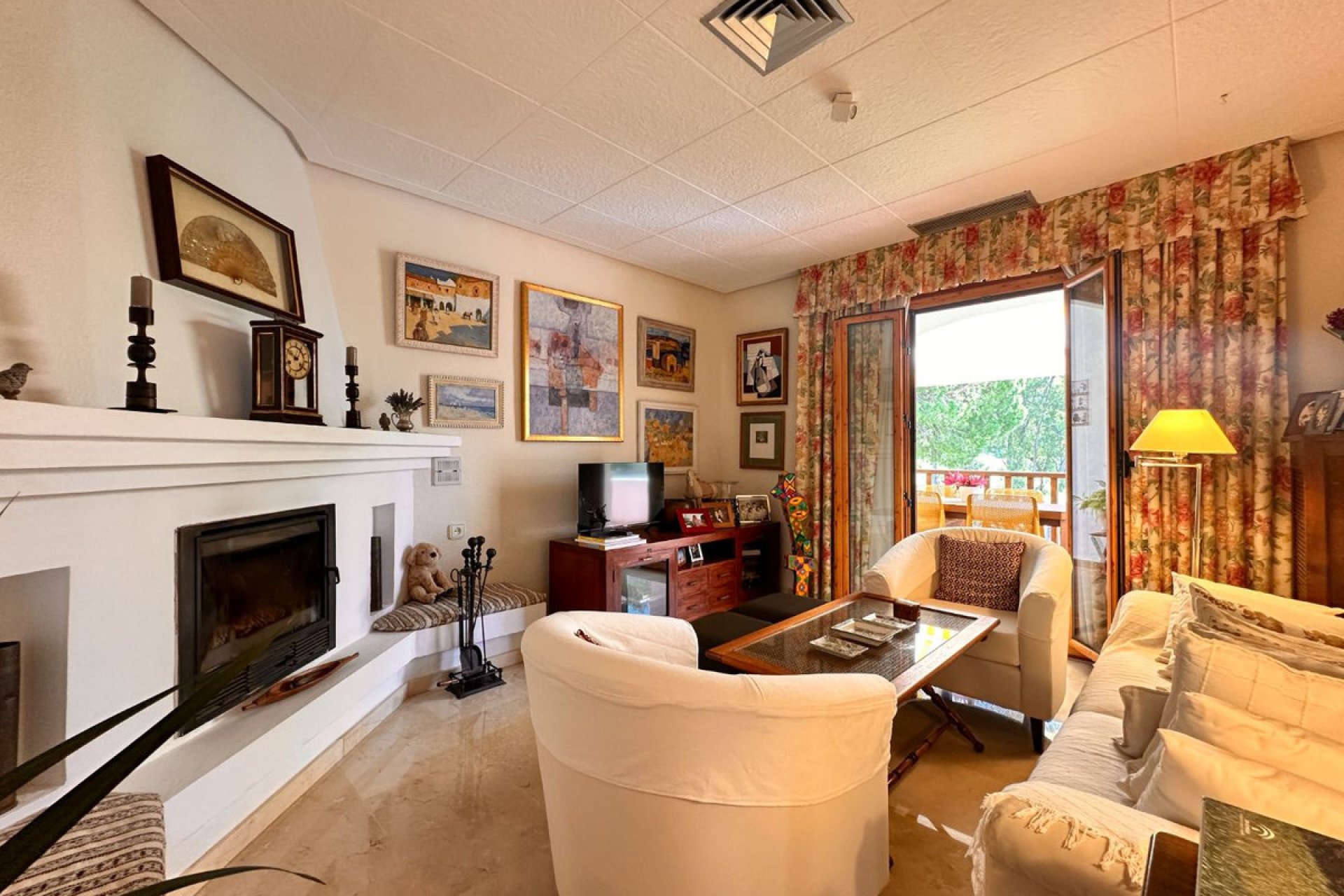 Resale - Apartment - Middle Floor Apartment - Marbella - Nueva Andalucia