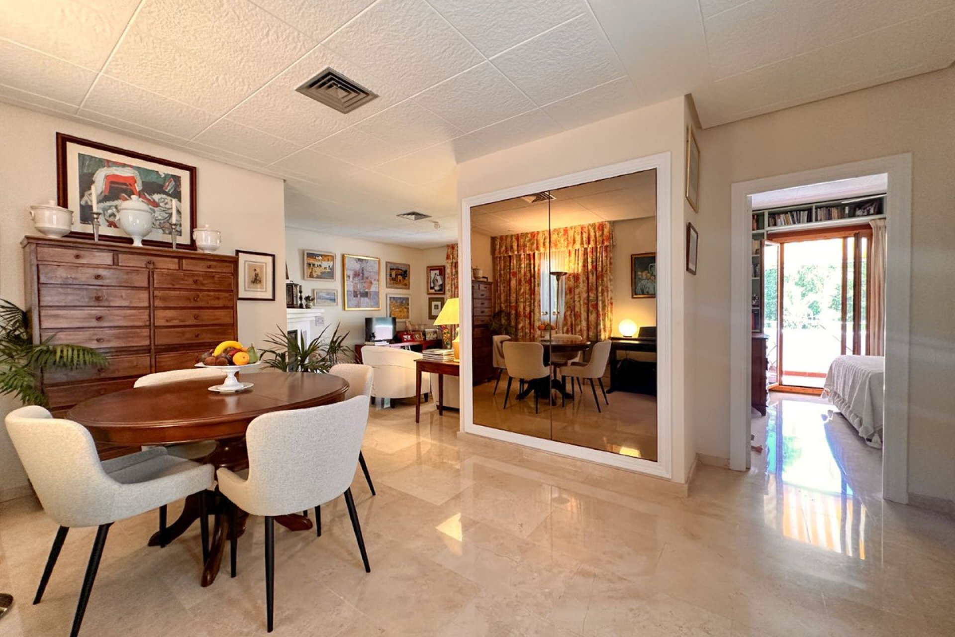 Resale - Apartment - Middle Floor Apartment - Marbella - Nueva Andalucia