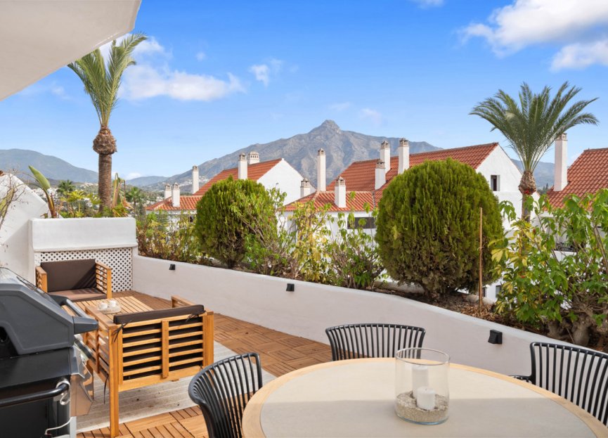 Resale - Apartment - Middle Floor Apartment - Marbella - Nueva Andalucia