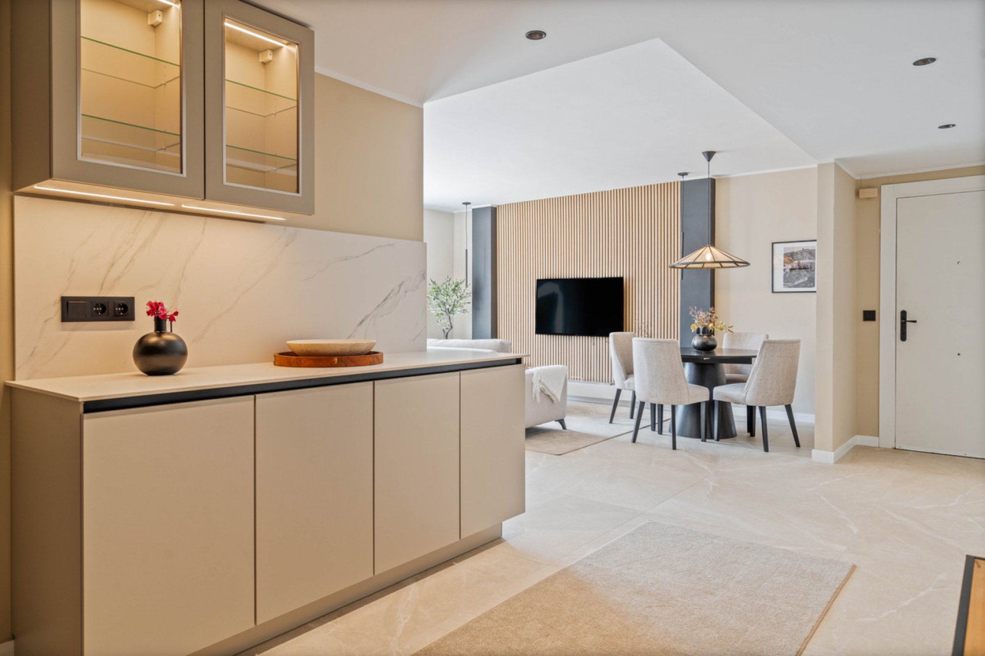 Resale - Apartment - Middle Floor Apartment - Marbella - Nueva Andalucia