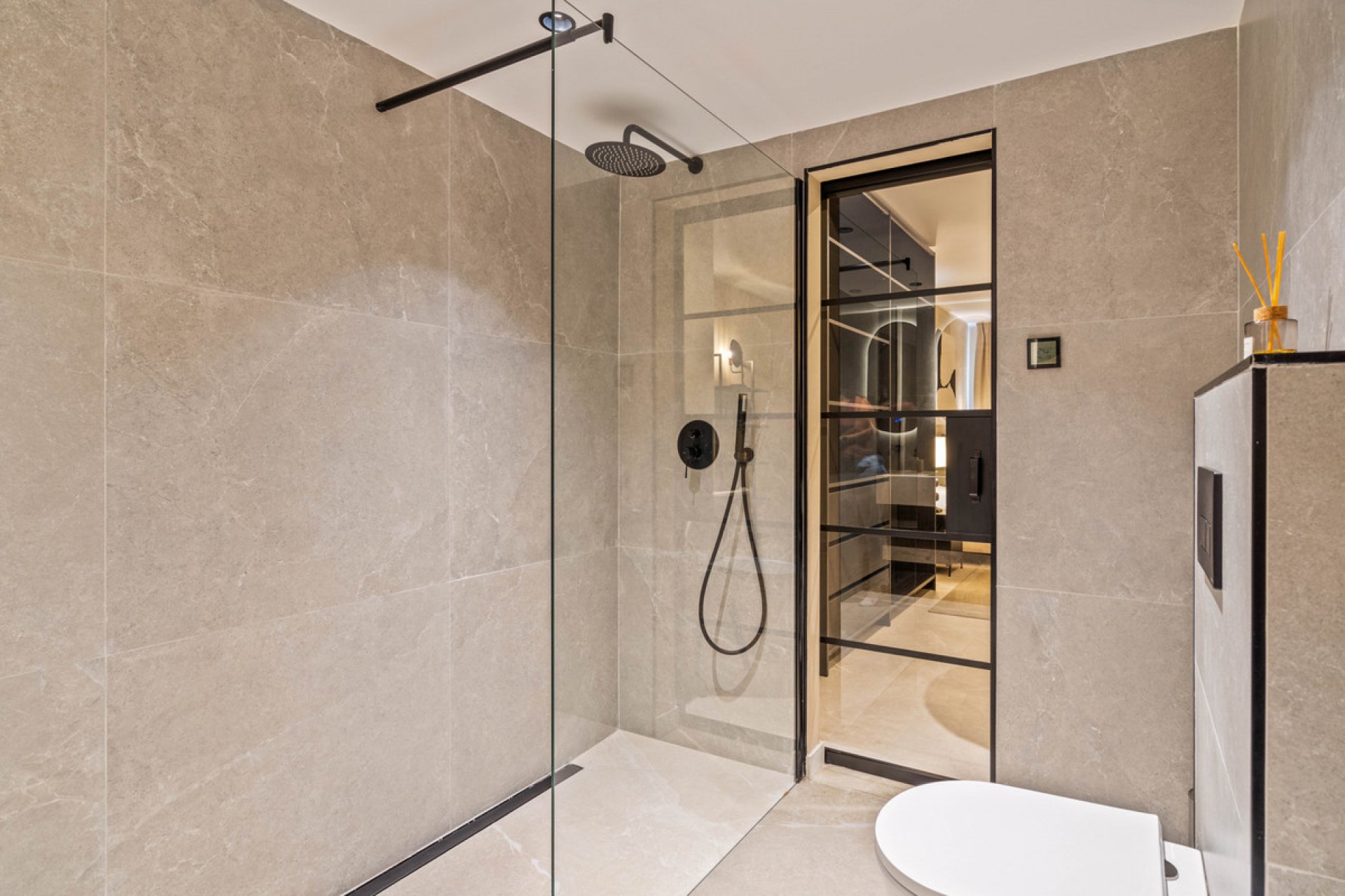 Resale - Apartment - Middle Floor Apartment - Marbella - Nueva Andalucia