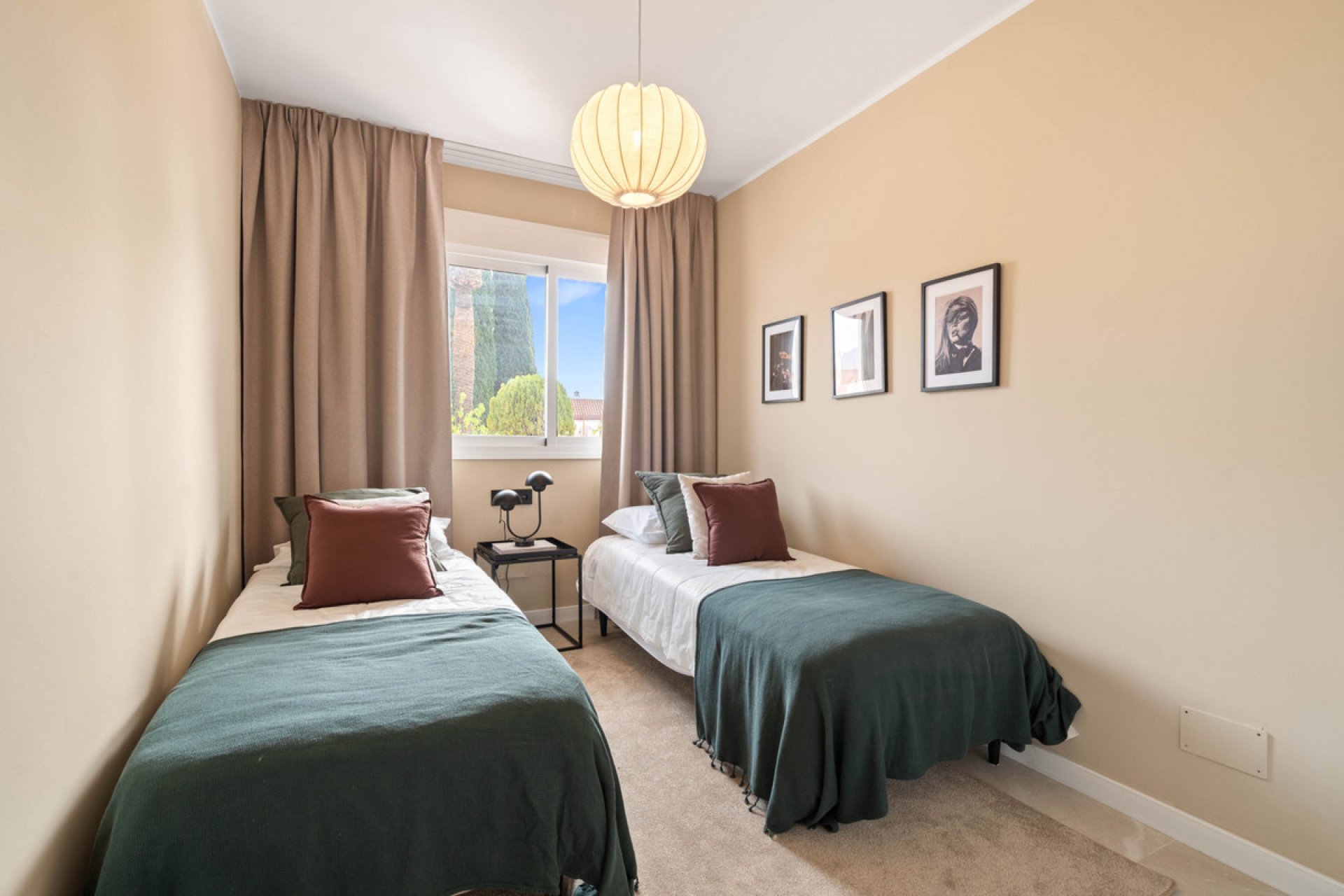 Resale - Apartment - Middle Floor Apartment - Marbella - Nueva Andalucia