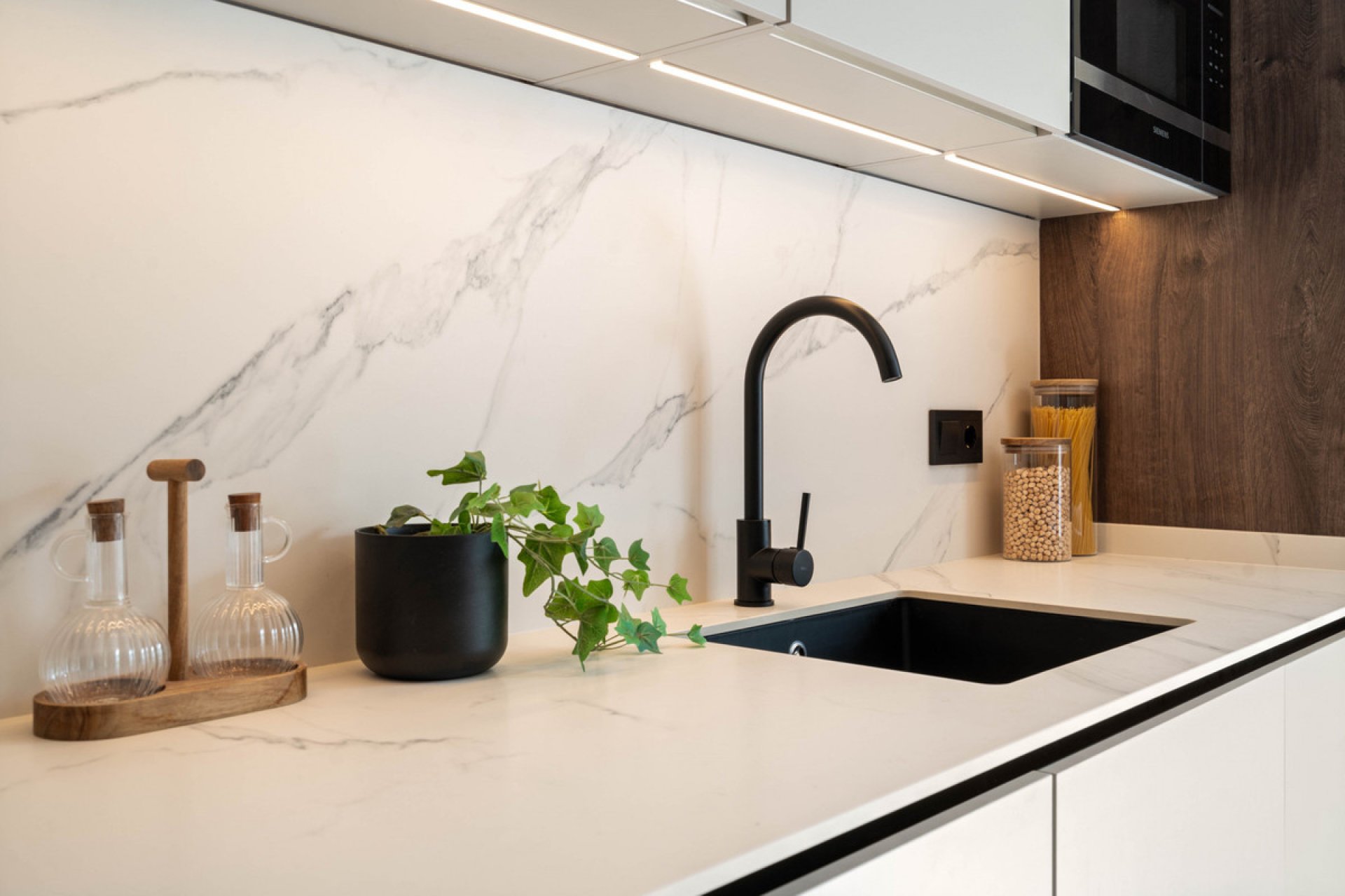 Resale - Apartment - Middle Floor Apartment - Marbella - Nueva Andalucia