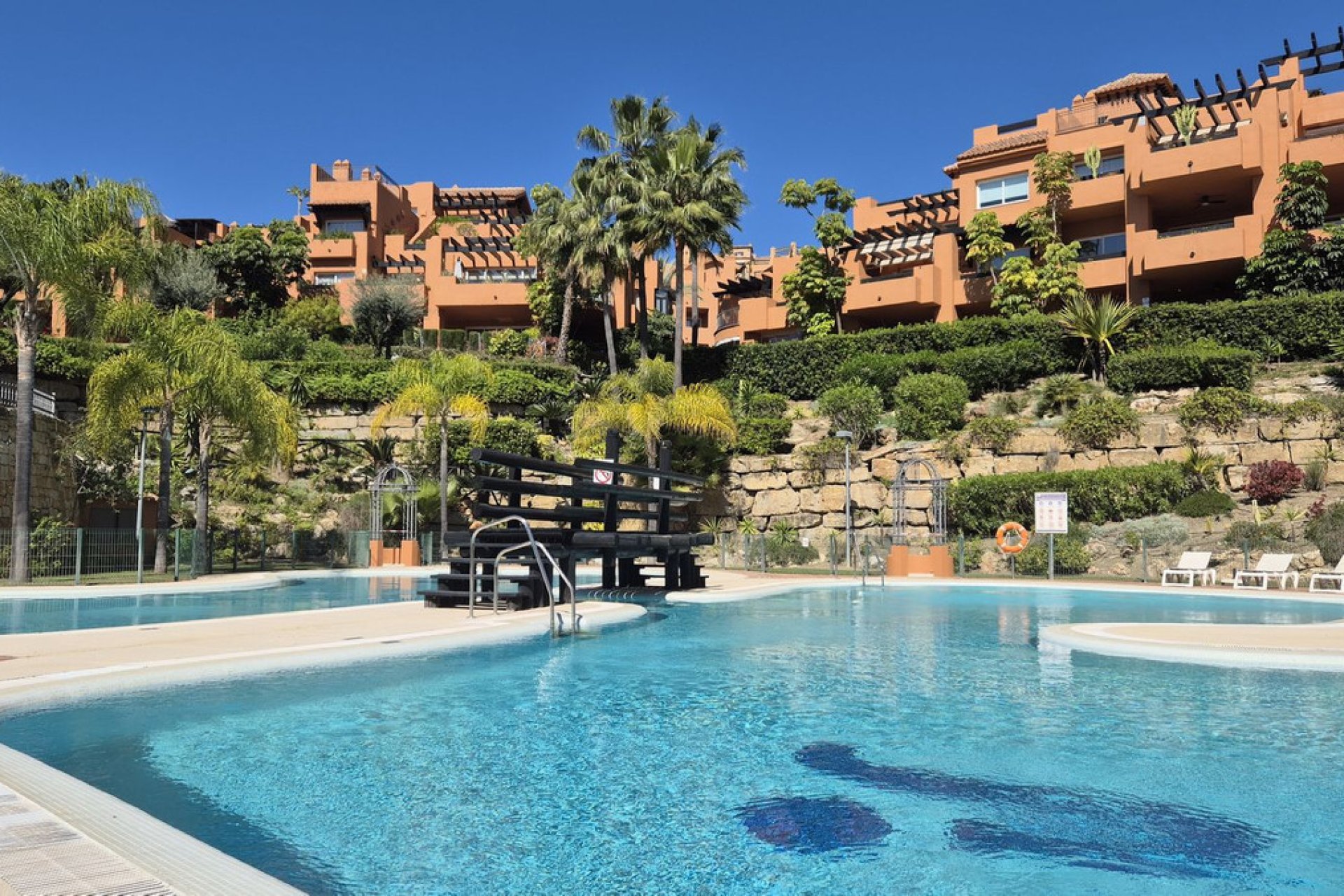 Resale - Apartment - Middle Floor Apartment - Marbella - Nueva Andalucia