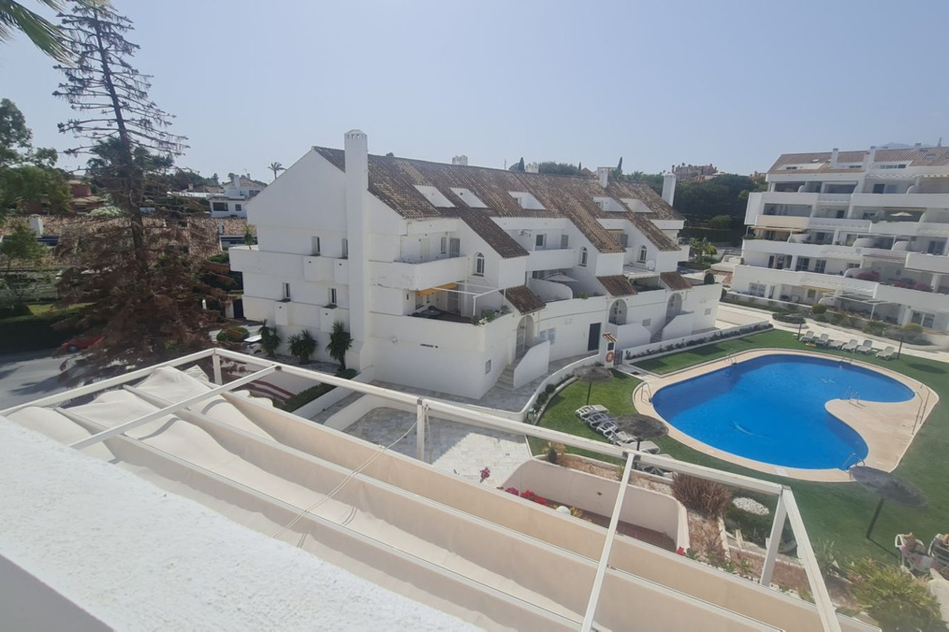 Resale - Apartment - Middle Floor Apartment - Marbella - Nueva Andalucia