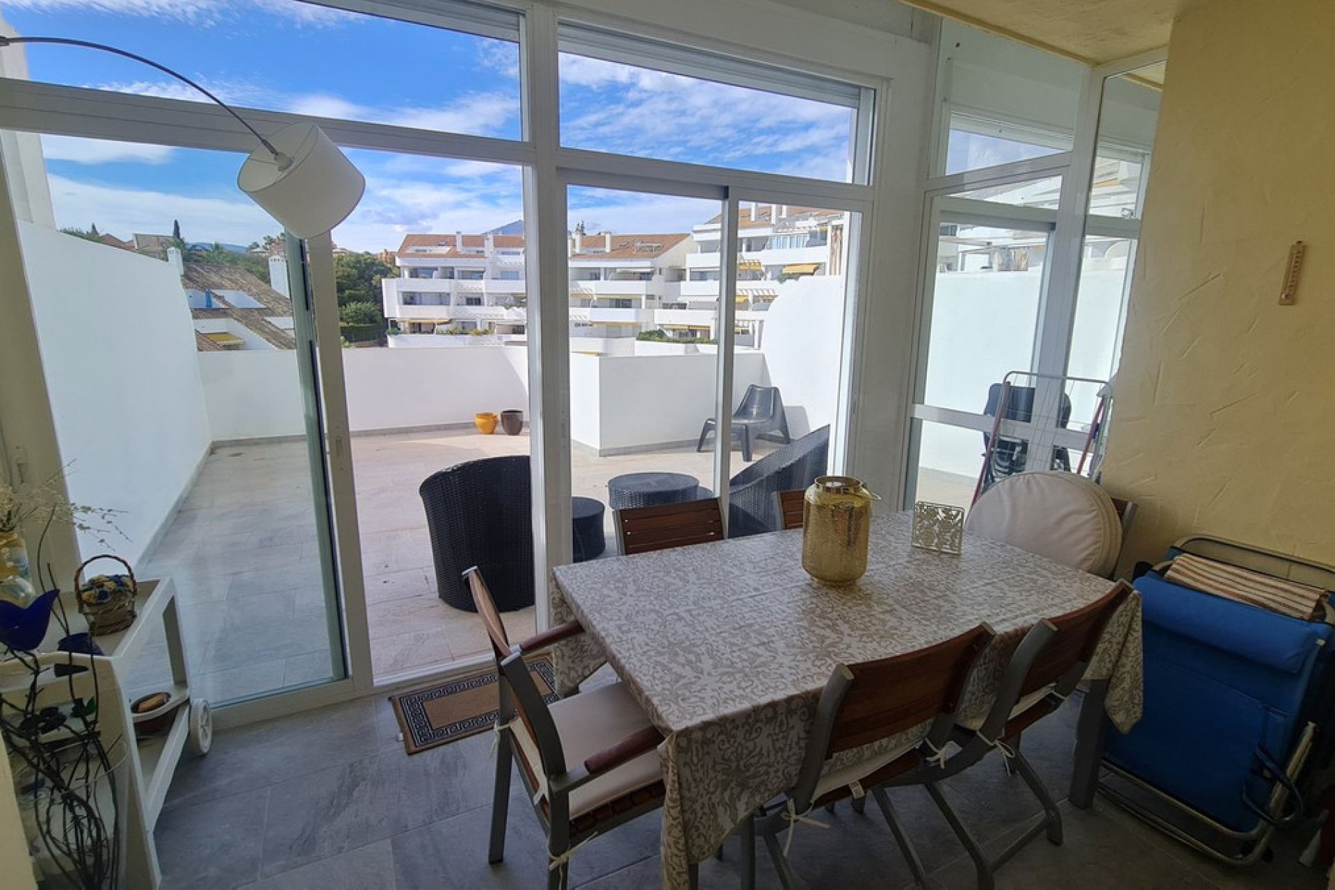 Resale - Apartment - Middle Floor Apartment - Marbella - Nueva Andalucia