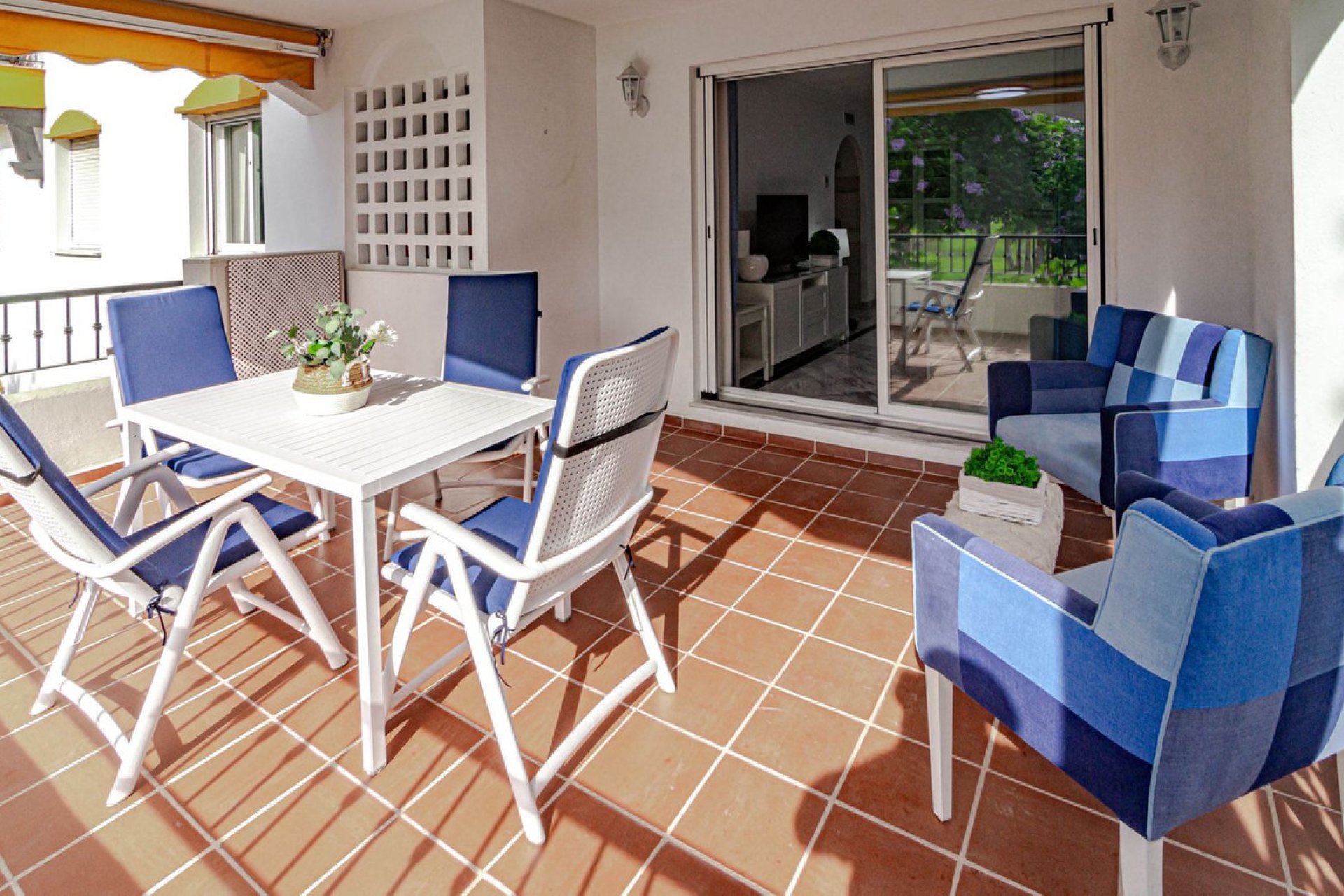 Resale - Apartment - Middle Floor Apartment - Marbella - Nueva Andalucia