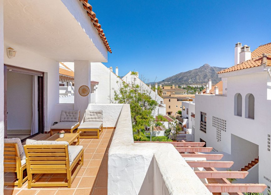 Resale - Apartment - Middle Floor Apartment - Marbella - Nueva Andalucia