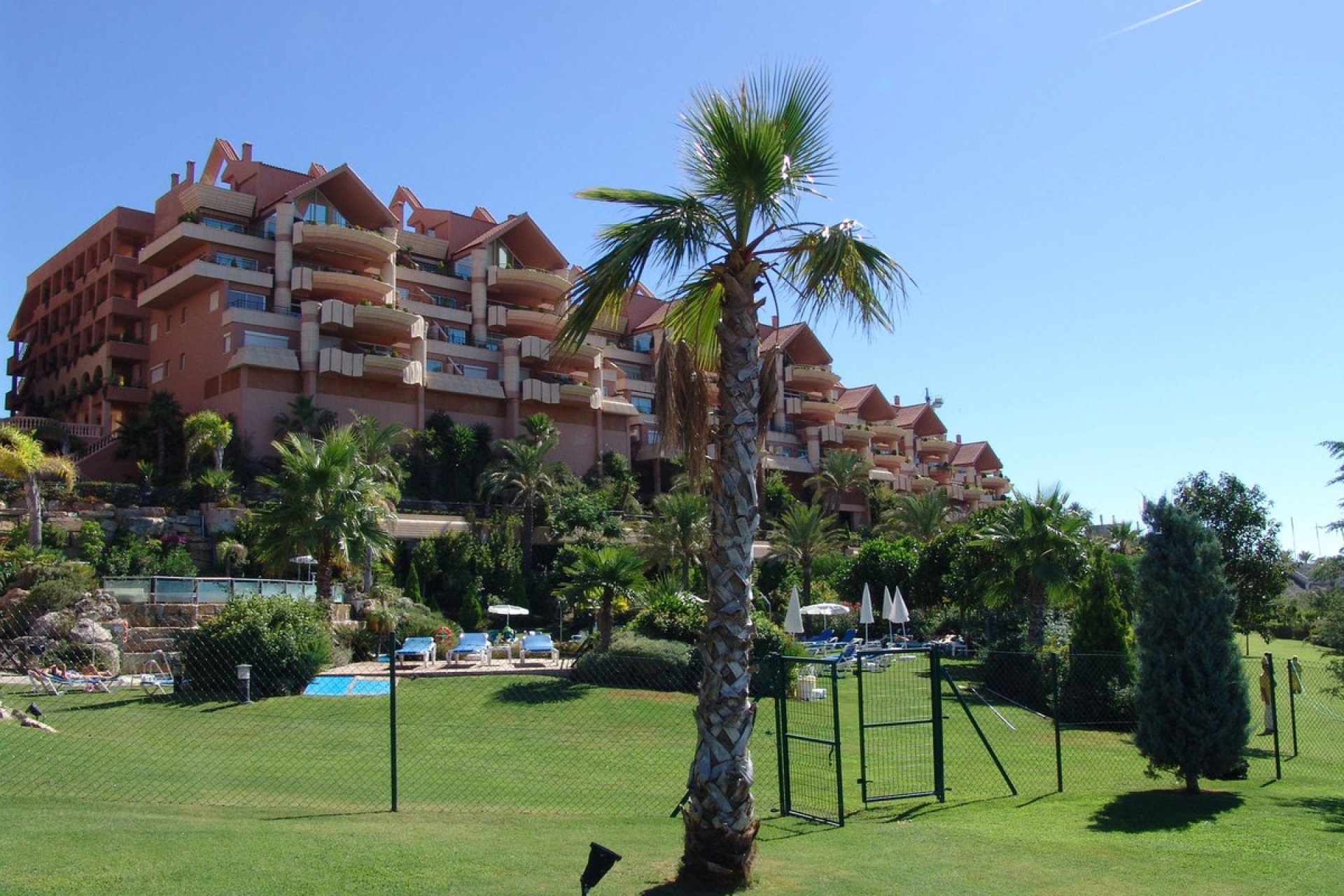 Resale - Apartment - Middle Floor Apartment - Marbella - Nueva Andalucia