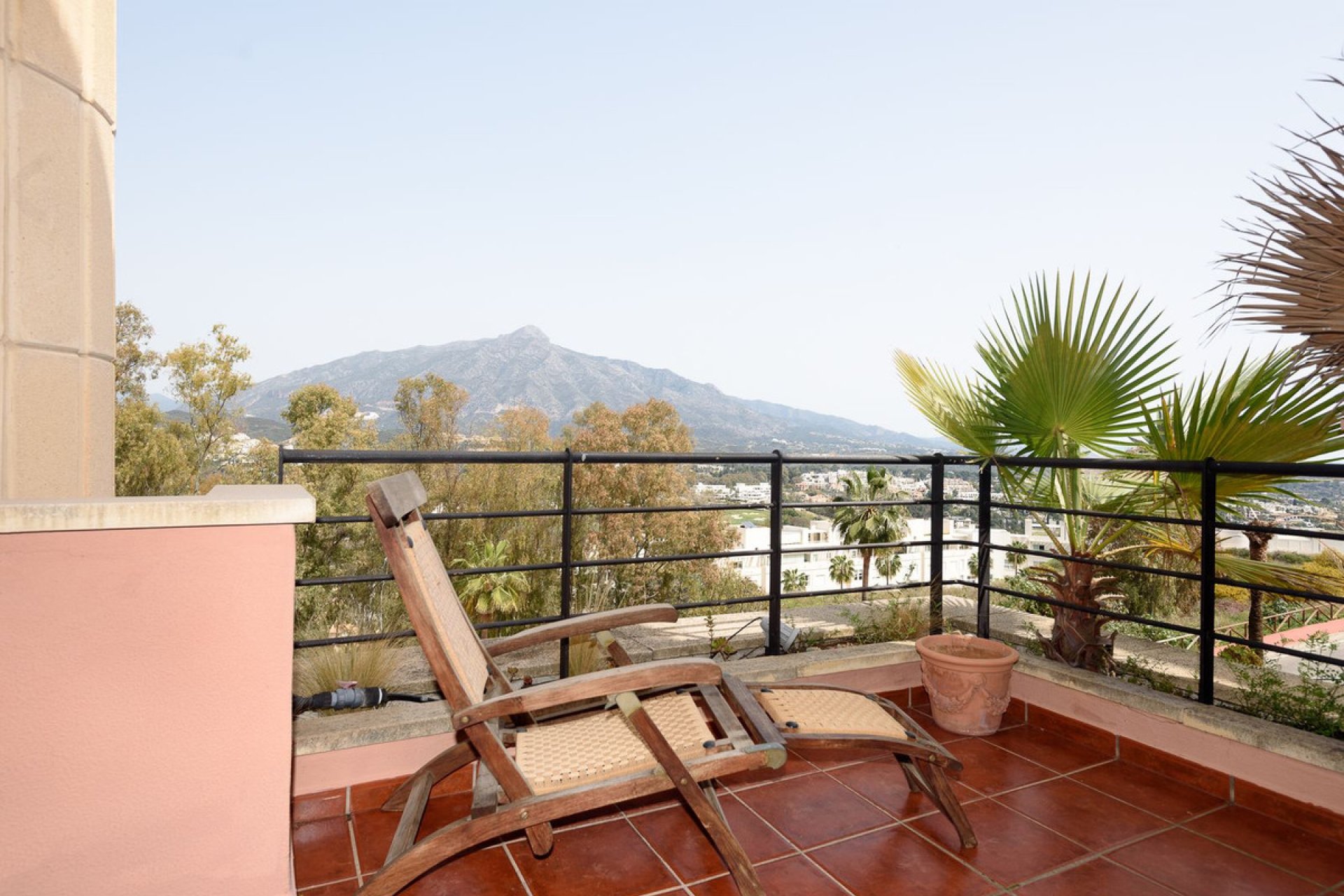 Resale - Apartment - Middle Floor Apartment - Marbella - Nueva Andalucia