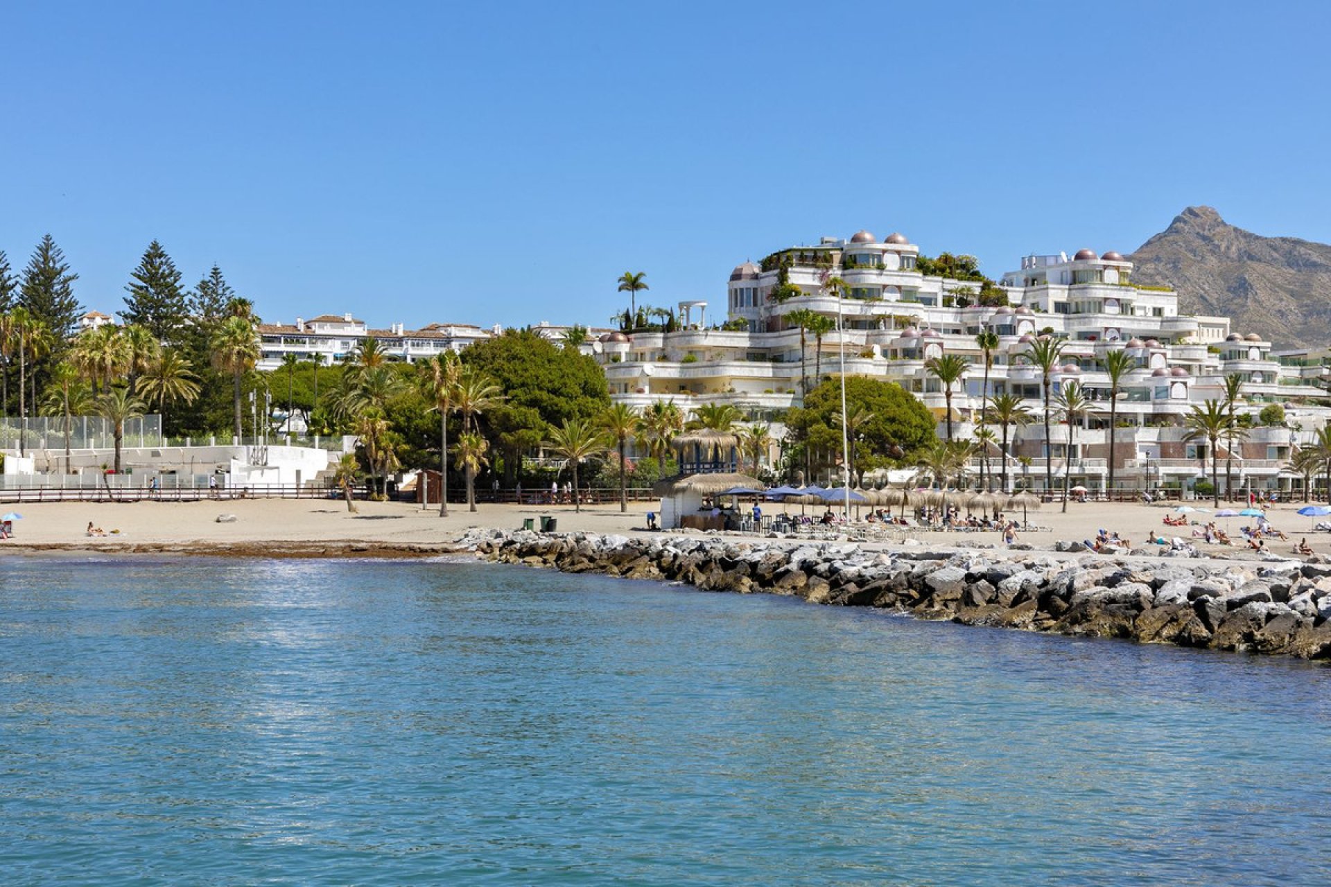 Resale - Apartment - Middle Floor Apartment - Marbella - Nueva Andalucia