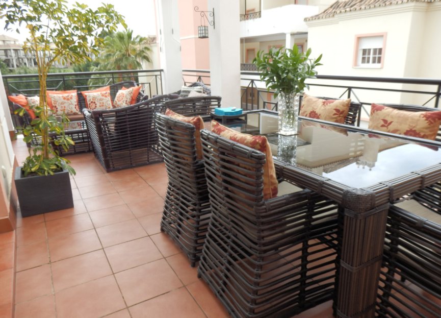 Resale - Apartment - Middle Floor Apartment - Marbella - Nueva Andalucia