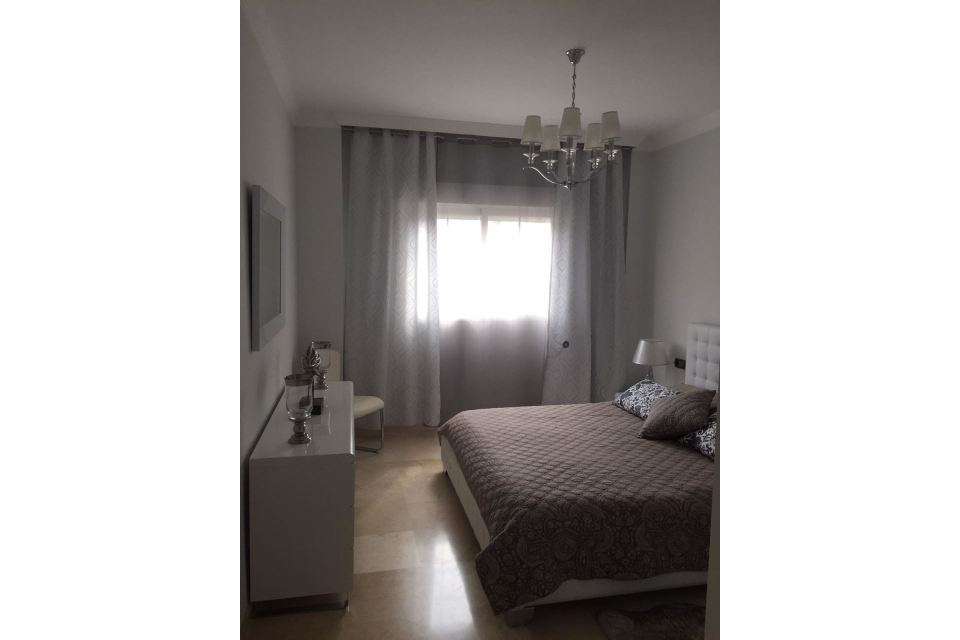 Resale - Apartment - Middle Floor Apartment - Marbella - Nueva Andalucia