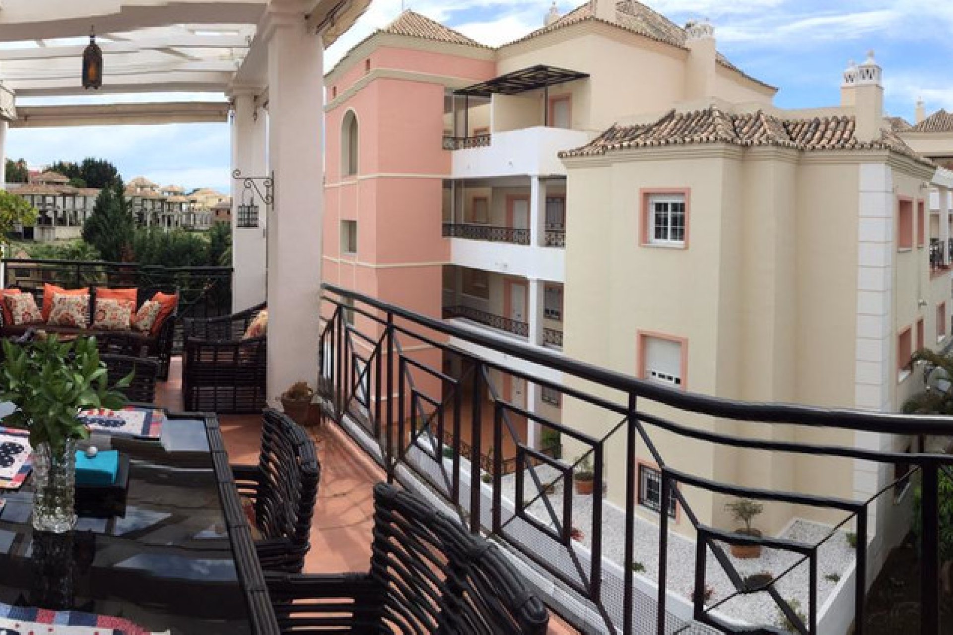 Resale - Apartment - Middle Floor Apartment - Marbella - Nueva Andalucia