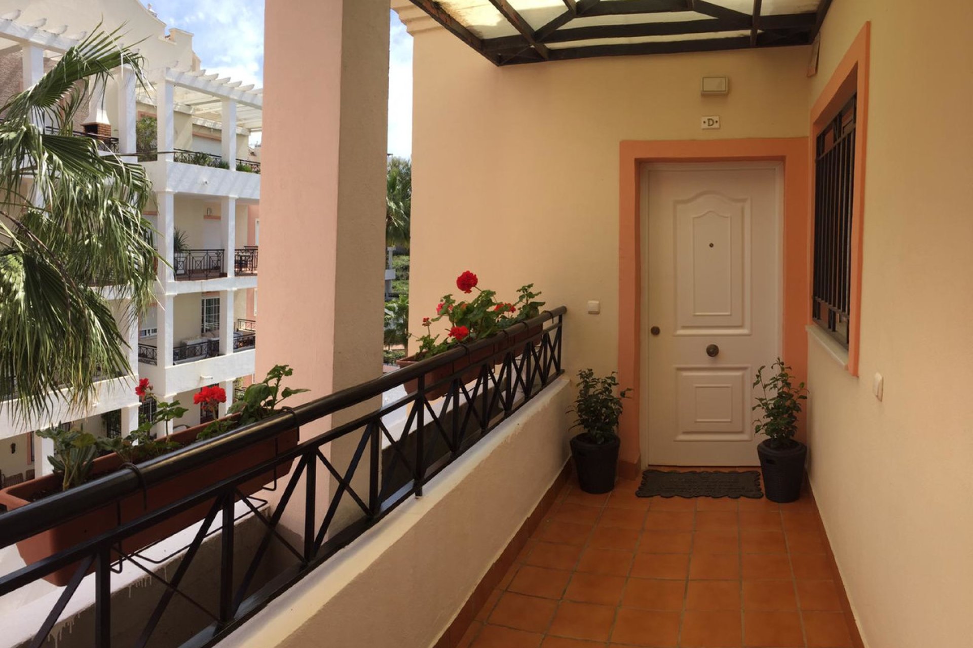 Resale - Apartment - Middle Floor Apartment - Marbella - Nueva Andalucia