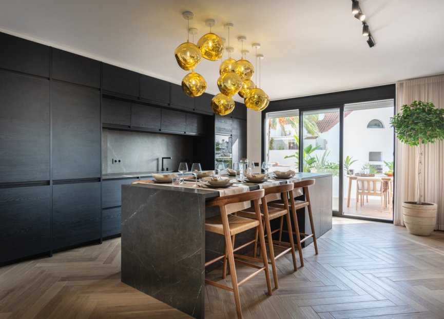 Resale - Apartment - Middle Floor Apartment - Marbella - Nueva Andalucia