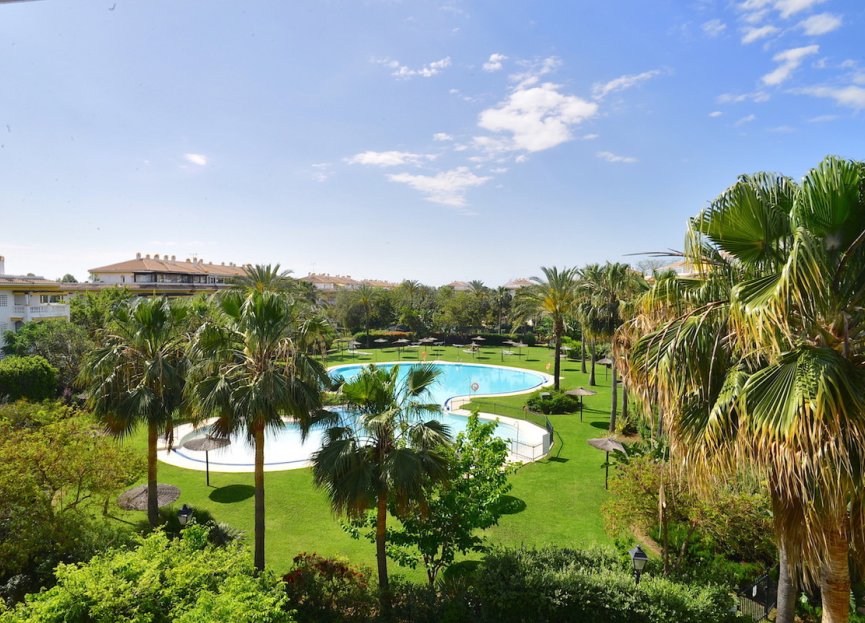 Resale - Apartment - Middle Floor Apartment - Marbella - Nueva Andalucia