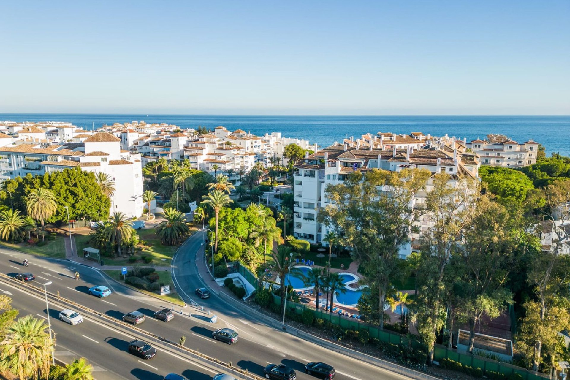 Resale - Apartment - Middle Floor Apartment - Marbella - Nueva Andalucia