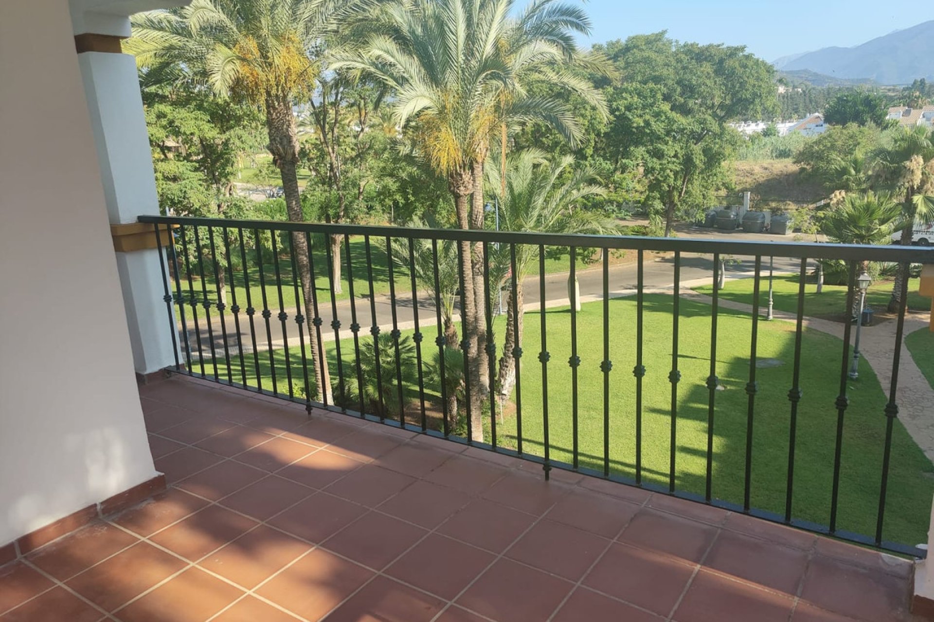 Resale - Apartment - Middle Floor Apartment - Marbella - Nueva Andalucia